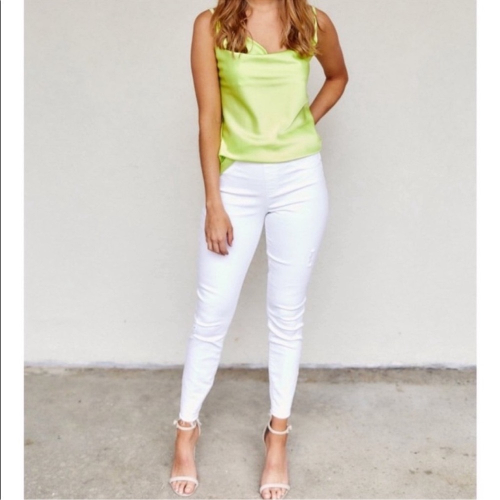 Spanx White Shaping Lightly Distressed Raw Hem Ankle Skinny Jeans. Medium/6-8.
